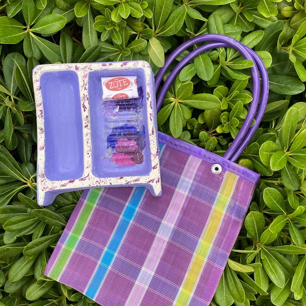 Lavaderito Rainbow Purple Makeup Brush Cleaner